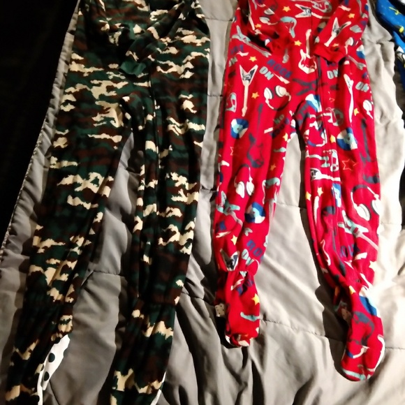 Youth one piece pjs - Picture 4 of 5